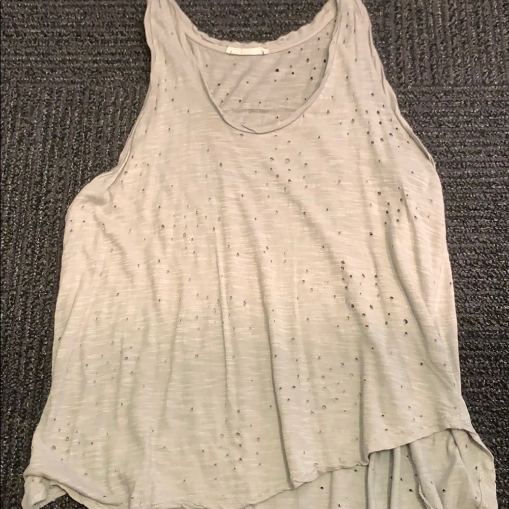 Flowy tank